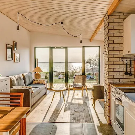 1 Bedroom Awesome In アパート