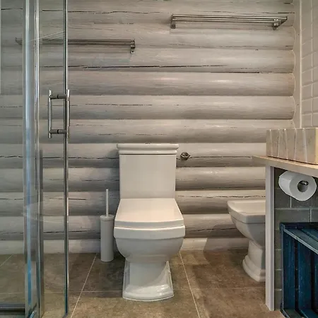 1 Bedroom Awesome In アパート